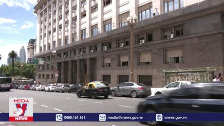 Argentina điều chỉnh chính sách kinh tế mới gây tranh cãi