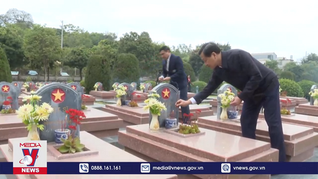 Phó Thủ tướng Lê Minh Khái làm việc tại Điện Biên