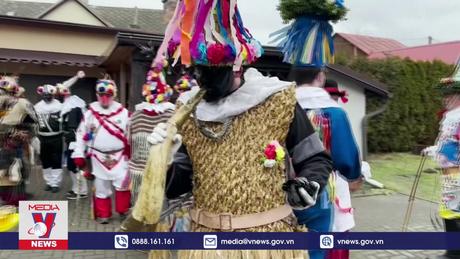 Lễ hội “tiễn Đông đón Xuân” sôi động của người dân Séc