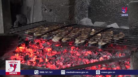 Nghề làm cá nướng ở làng biển Diễn Bích 