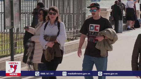 Mùa xuân nóng như mùa hè tại châu Âu