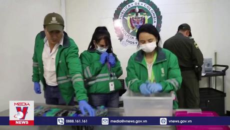 Colombia thu giữ 130 con ếch có nọc độc tại sân bay Bogota