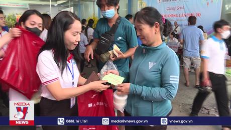 Tết yêu thương với bệnh nhân nghèo