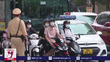 Ùn tắc giao thông nghiêm trọng ngày cận Tết