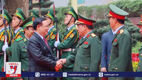 Chủ tịch Quốc hội thăm, chúc Tết cán bộ, chiến sĩ Bộ đội Biên phòng