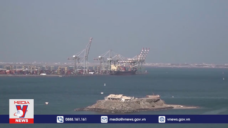 Houthi xác nhận tấn công tàu thương mại Mỹ