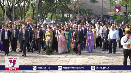 Kiều bào vui đón Xuân Quê Hương 2024 