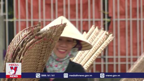 Làng nghề bánh đa nem ở Hà Tĩnh hối hả vụ Tết