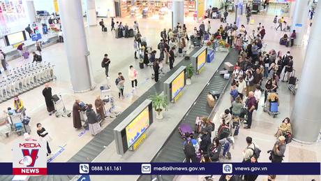 Thuê thêm tàu bay vẫn cháy vé Tết