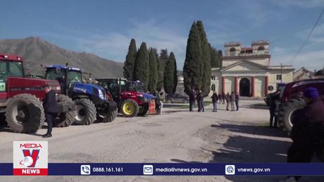 Nông dân Italy phản đối chính sách của EU