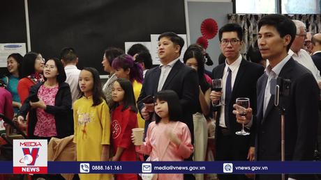 Kiều bào Việt tại Australia và Italy mừng xuân mới
