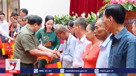 Thủ tương thăm, tặng quà chúc Tết tại thành phố Cần Thơ