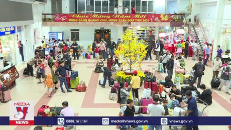 Ga Sài Gòn nhộn nhịp người về quê đón Tết