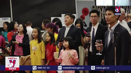 Kiều bào Việt tại Australia và Italy mừng xuân mới 