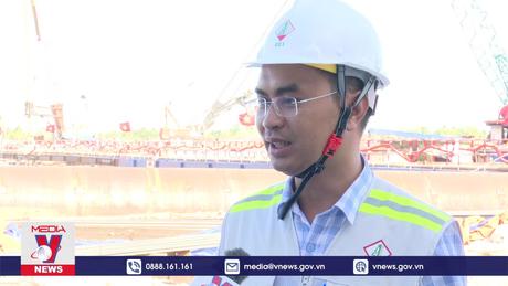 Công trường cầu Đại Ngãi thi công xuyên Tết