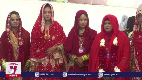 Đám cưới tập thể cho gần 130 cặp đôi ở Ấn Độ