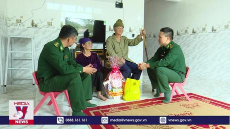 Bộ đội Biên phòng “tiếp sức” cho nhân dân vùng biên đón Tết