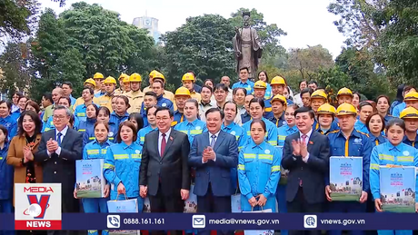 Chủ tịch Quốc hội chúc Tết chính quyền và nhân dân Thủ đô