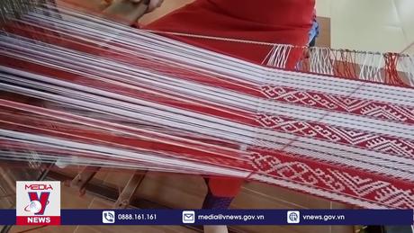 Tạo sức hút mới cho sản phẩm thổ cẩm Chăm