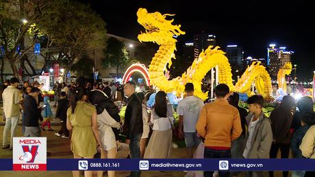 Không khí trước đêm giao thừa tại Đà Nẵng