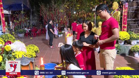 Nét đẹp đầu năm của người Việt tại Lào