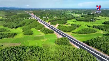 Việt Nam - Góc nhìn từ thế giới: Hạ tầng giao thông, khát vọng phát triển