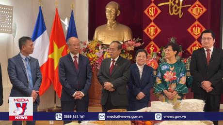 Đại sứ quán Lào tại Pháp chúc Tết Nguyên đán