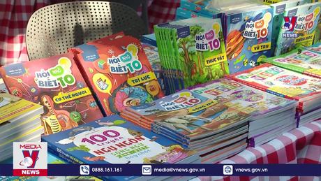 Lì xì bằng sách 