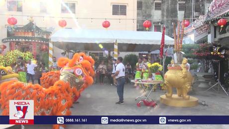 Rộn ràng múa Lân Sư Rồng ngày xuân