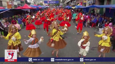 Bolivia sôi động với lễ hội Carnival truyền thống