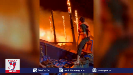 Cháy tàu cá công suất lớn trên vùng biển Bình Thuận