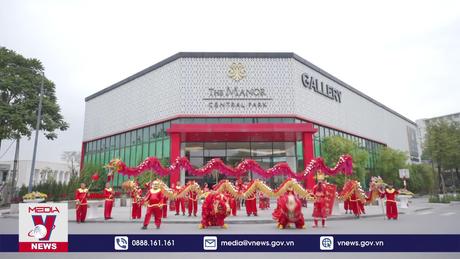 Tưng bừng múa lân sư rồng khai xuân