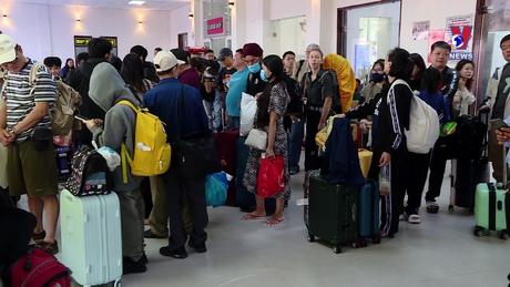 Du khách rời Đà Nẵng sau kỳ nghỉ Tết Nguyên đán