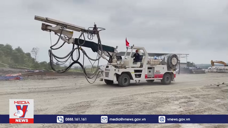 Khí thế trên công trường cao tốc Bắc – Nam ngày đầu năm