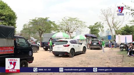 Bãi xe tự phát thu phí cao nhiều lần so với quy định 