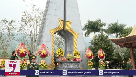 Dâng hương tưởng niệm và tri ân các liệt sĩ Pò Hèn