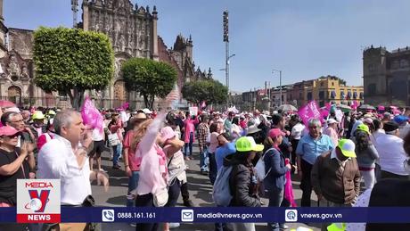 Người dân Mexico tuần hành trước thềm tổng tuyển cử