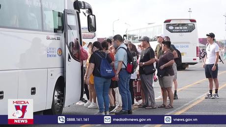 Siêu tàu chở gần 4.500 khách quốc tế đến Bà Rịa - Vũng Tàu