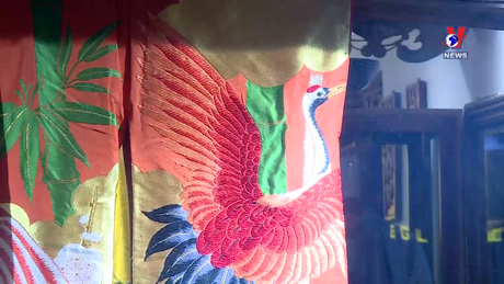 Điểm hẹn Hà Nội: Lưu giữ cổ phục áo dài gấm