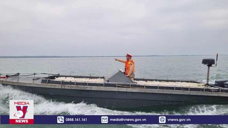 Bắt giữ 250 can xăng không hóa đơn, chứng từ