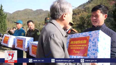 Thăm, động viên các lực lượng làm nhiệm vụ chữa cháy ở Vườn Quốc gia Hoàng Liên