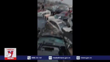 Hàng trăm ô tô va chạm liên hoàn trên cao tốc ở Trung Quốc