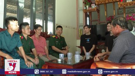 Hai anh em song sinh tình nguyện lên đường nhập ngũ