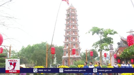Quảng Bình khai hội chùa Hoằng Phúc