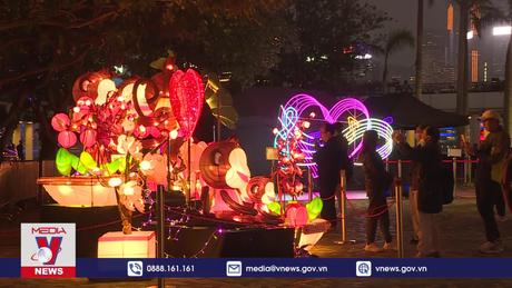 Rực rỡ lễ hội đèn lồng tết Nguyên tiêu tại Hong Kong (Trung Quốc)