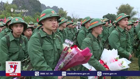 Hòa Bình tưng bừng ngày hội công dân nhập ngũ 