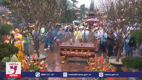 Lễ hội Xuân Giáp Thìn chuyển biến tích cực