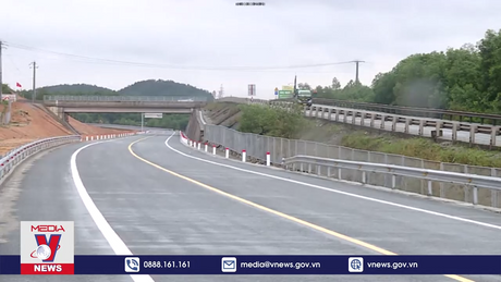 Xem xét cho xe chạy vào lề đường cao tốc Cam Lộ - La Sơn