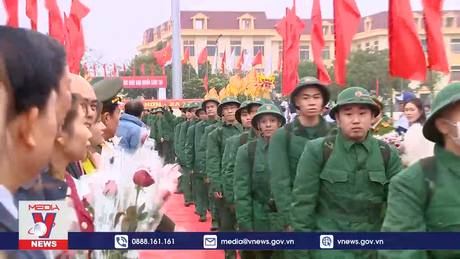 Thanh niên Hà Nội lên đường nhập ngũ