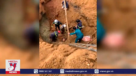 Đưa 2 nạn nhân thiệt mạng do đào giếng lên bờ